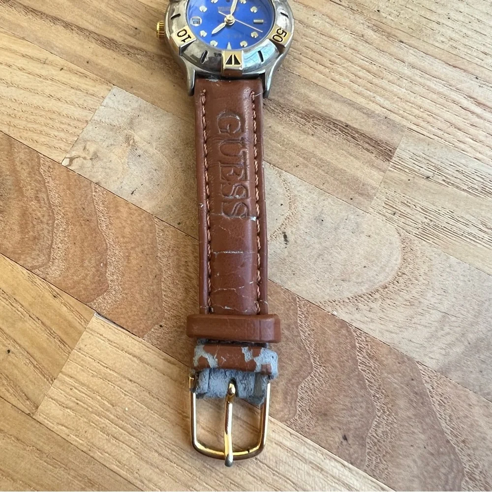 guess ladies blue dial two tone sporty diver style watch NEW BATTERY
